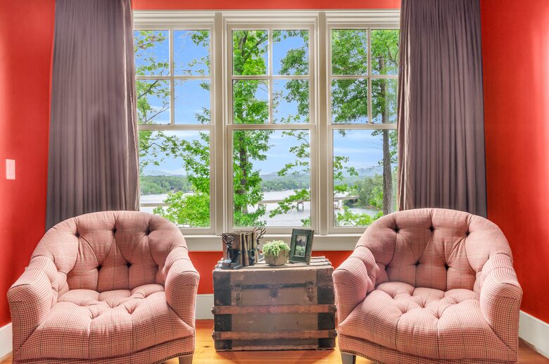 Rustic Retreat on Lake Keowee - Salem, South Carolina