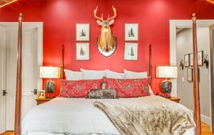Rustic Retreat on Lake Keowee - Salem, South Carolina