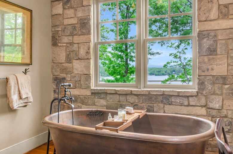 Rustic Retreat on Lake Keowee - Salem, South Carolina
