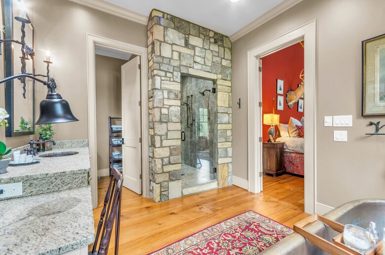 Rustic Retreat on Lake Keowee - Salem, South Carolina