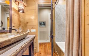 Rustic Retreat on Lake Keowee - Salem, South Carolina