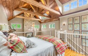 Rustic Retreat on Lake Keowee - Salem, South Carolina