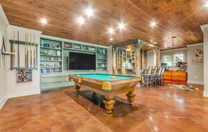 Rustic Retreat on Lake Keowee - Salem, South Carolina