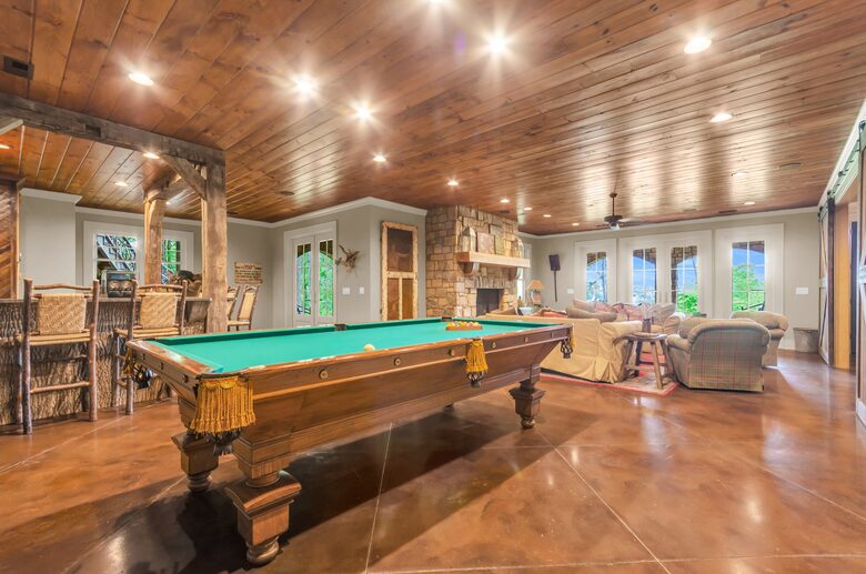 Rustic Retreat on Lake Keowee - Salem, South Carolina