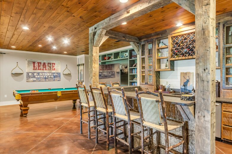 Rustic Retreat on Lake Keowee - Salem, South Carolina