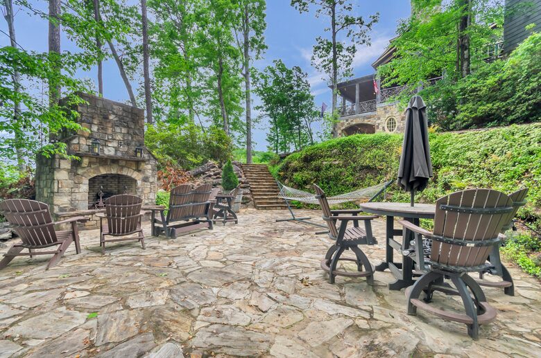 Rustic Retreat on Lake Keowee - Salem, South Carolina