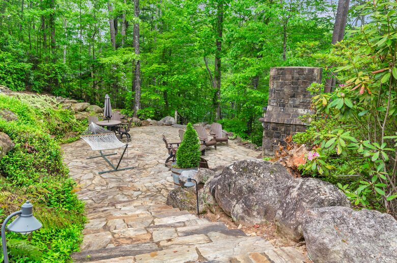 Rustic Retreat on Lake Keowee - Salem, South Carolina