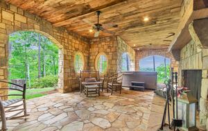 Rustic Retreat on Lake Keowee - Salem, South Carolina