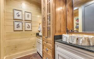 Rustic Retreat on Lake Keowee - Salem, South Carolina