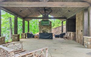 Rustic Retreat on Lake Keowee - Salem, South Carolina