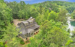 Rustic Retreat on Lake Keowee - Salem, South Carolina