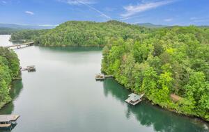 Rustic Retreat on Lake Keowee - Salem, South Carolina