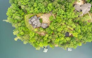 Rustic Retreat on Lake Keowee - Salem, South Carolina
