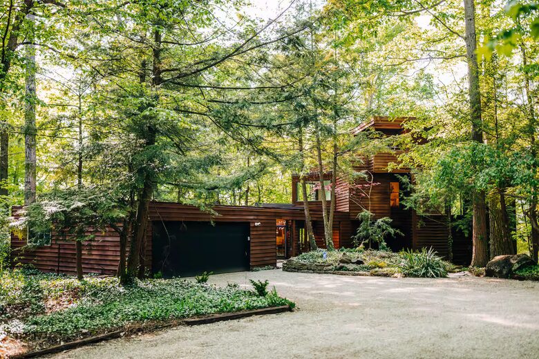 Architectural Nature Retreat l Wild Swimming l Nature Playground l City Location - Gahanna, Ohio