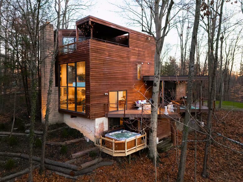Architectural Nature Retreat l Wild Swimming l Nature Playground l City Location - Gahanna, Ohio