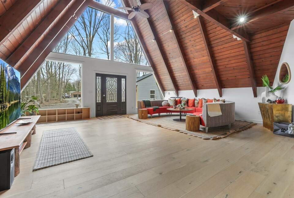 Extra Large A Frame with Private Pond and Refined Cabin Charm - Galena, Ohio