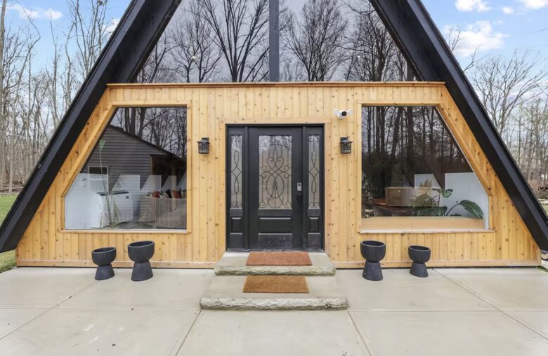 Extra Large A Frame with Private Pond and Refined Cabin Charm - Galena, Ohio