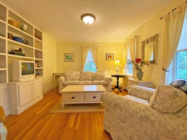 Graceful Getaway in Edgartown - Edgartown, Massachusetts