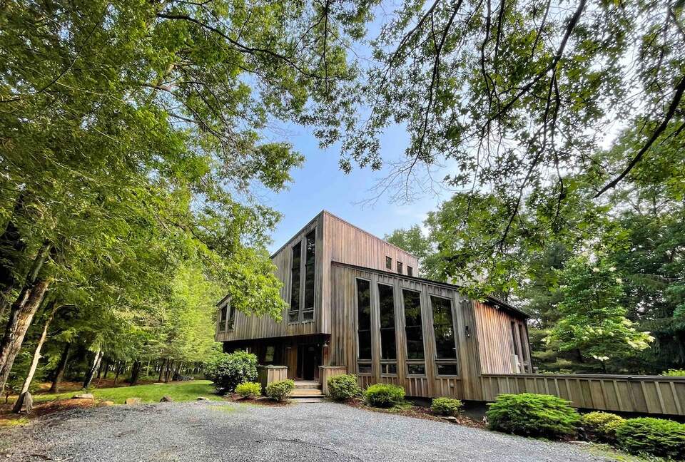 Contemporary Woodland Retreat Near Jim Thorpe - Jim Thorpe, Pennsylvania