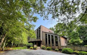 Contemporary Woodland Retreat Near Jim Thorpe - Jim Thorpe, Pennsylvania