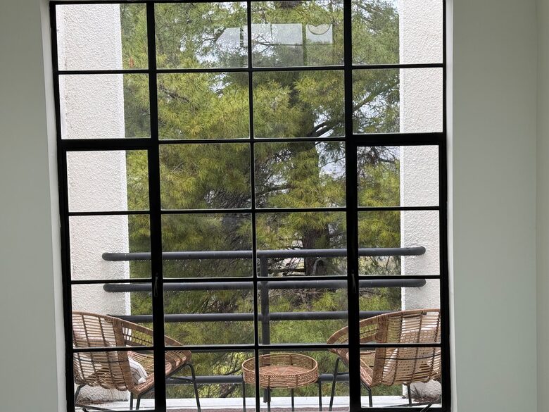 Elevated Living Amidst Nature’s Calm - Topanga, California
