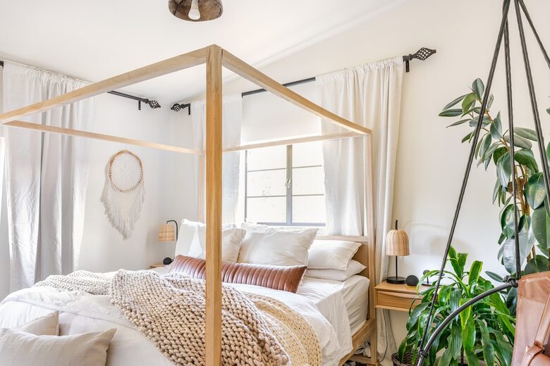 Elevated Living Amidst Nature’s Calm - Topanga, California