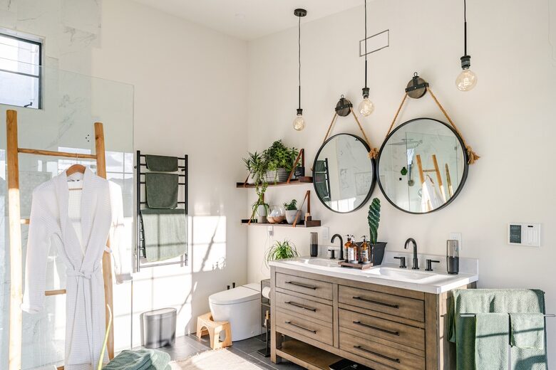 Elevated Living Amidst Nature’s Calm - Topanga, California