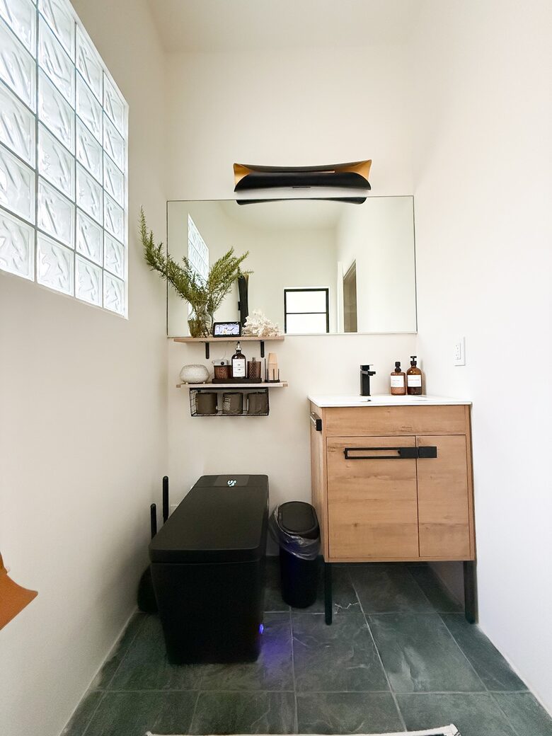 Elevated Living Amidst Nature’s Calm - Topanga, California