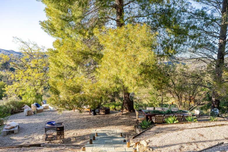 Elevated Living Amidst Nature’s Calm - Topanga, California