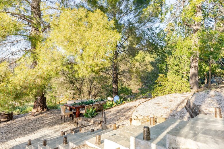 Elevated Living Amidst Nature’s Calm - Topanga, California