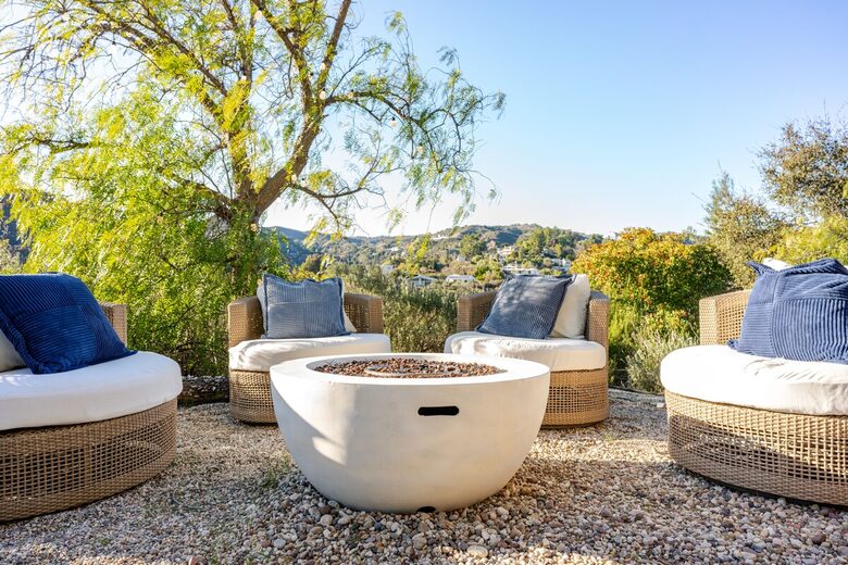Elevated Living Amidst Nature’s Calm - Topanga, California