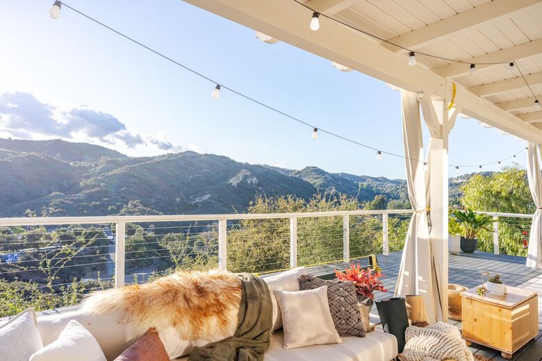 Elevated Living Amidst Nature’s Calm - Topanga, California