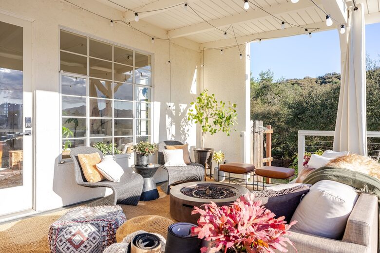 Elevated Living Amidst Nature’s Calm - Topanga, California