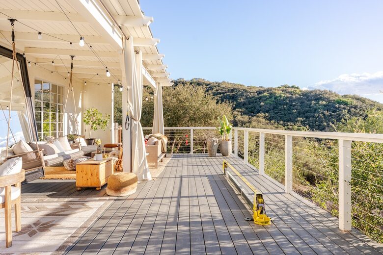 Elevated Living Amidst Nature’s Calm - Topanga, California