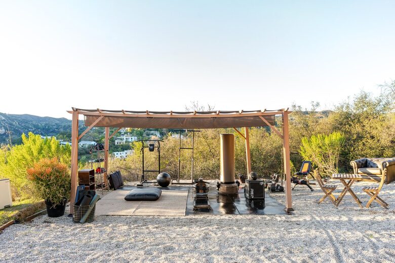 Elevated Living Amidst Nature’s Calm - Topanga, California