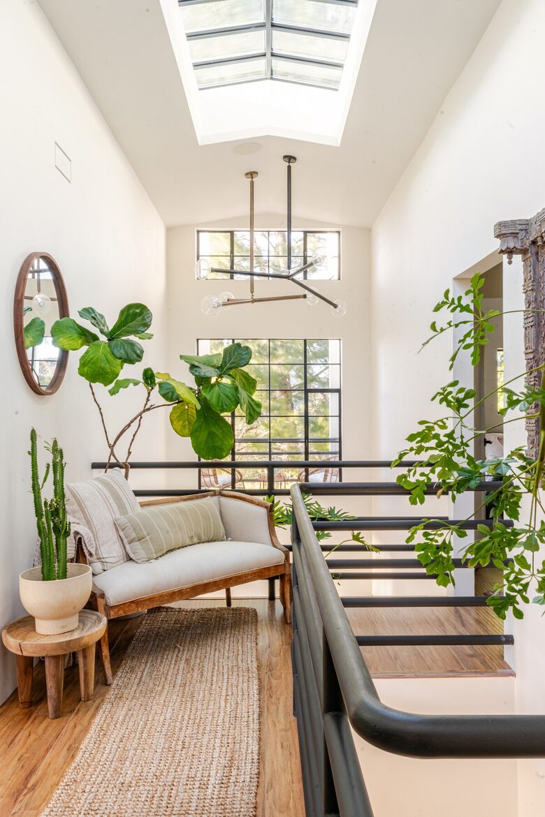 Elevated Living Amidst Nature’s Calm - Topanga, California