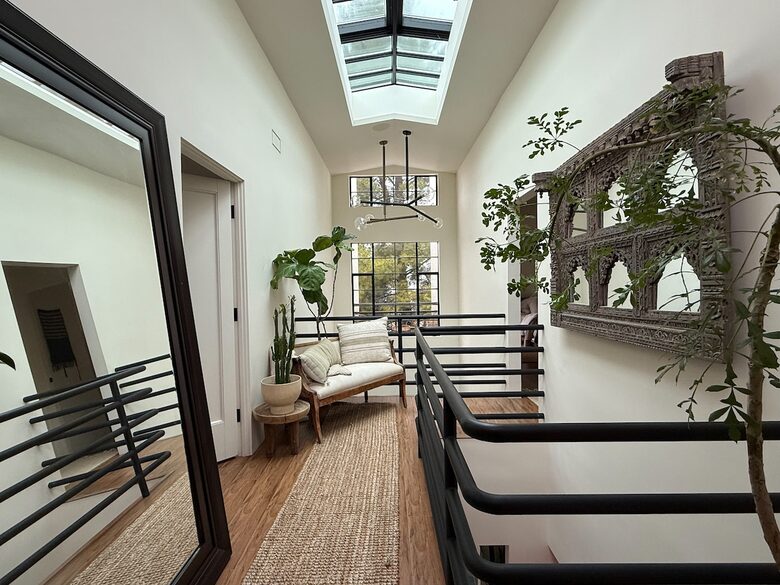 Elevated Living Amidst Nature’s Calm - Topanga, California