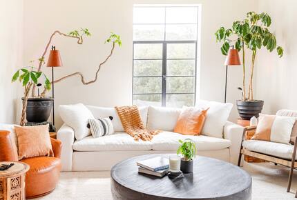 Elevated Living Amidst Nature’s Calm - Topanga, California