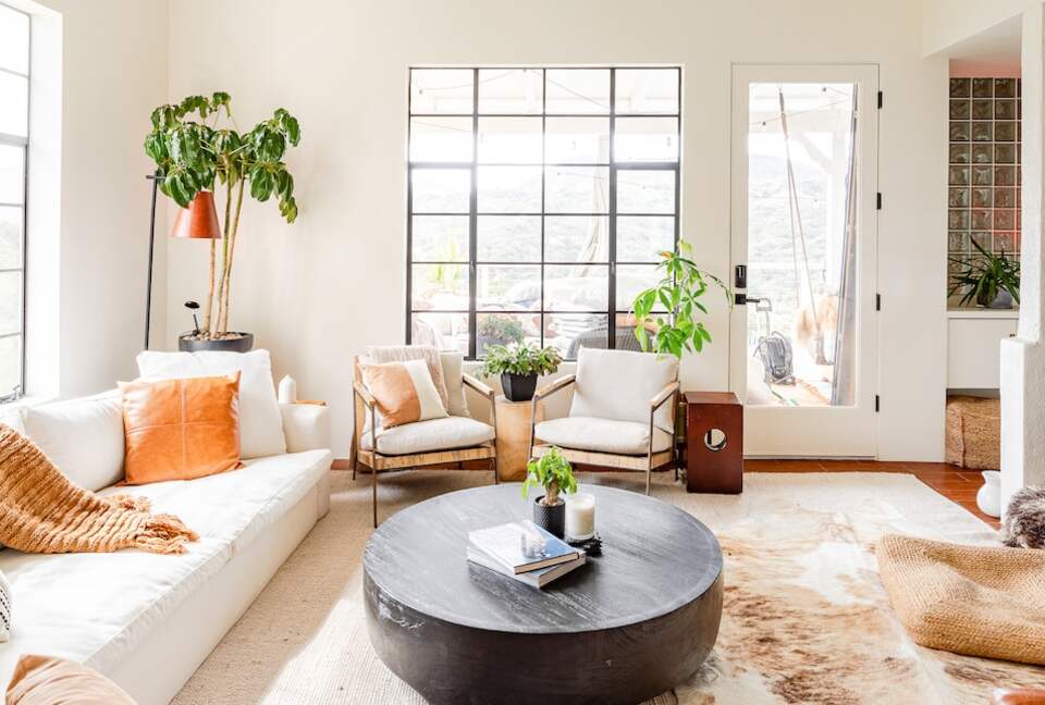 Elevated Living Amidst Nature’s Calm - Topanga, California
