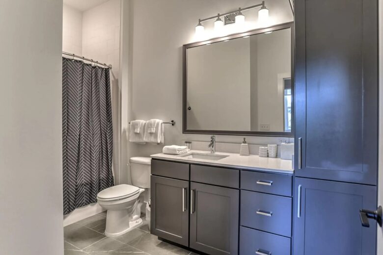 2nd Full Bath (not ensuite)