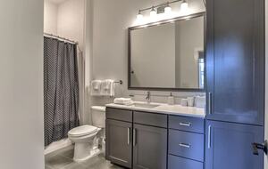 2nd Full Bath (not ensuite)