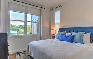 2nd Bedroom w/ King Bed and Full Bath
