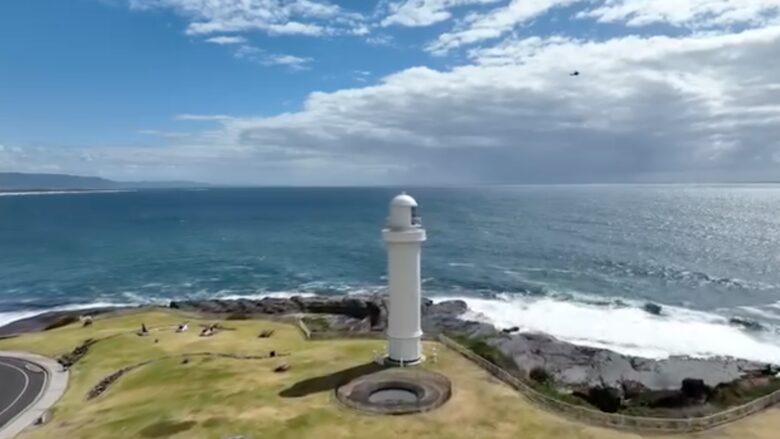 Two beaches, two ocean pools and uninterrupted coastal views in Wollongong- beach heaven - Wollongong, Australia