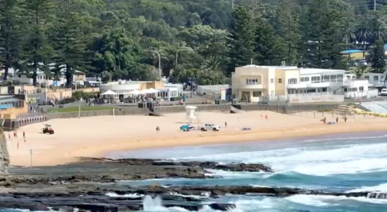 Two beaches, two ocean pools and uninterrupted coastal views in Wollongong- beach heaven - Wollongong, Australia