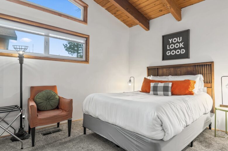 Elegant Mountain Lodge on Big Bear’s North Shore - Fawnskin, California