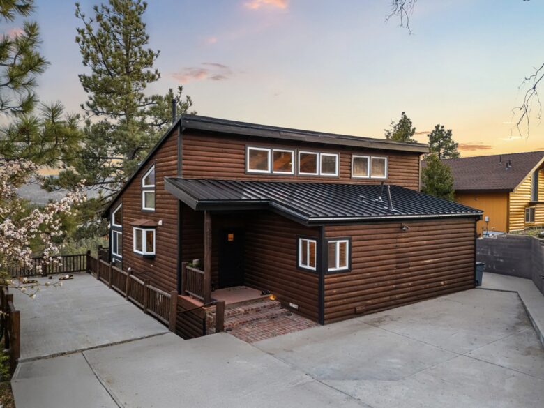 Elegant Mountain Lodge on Big Bear’s North Shore - Fawnskin, California