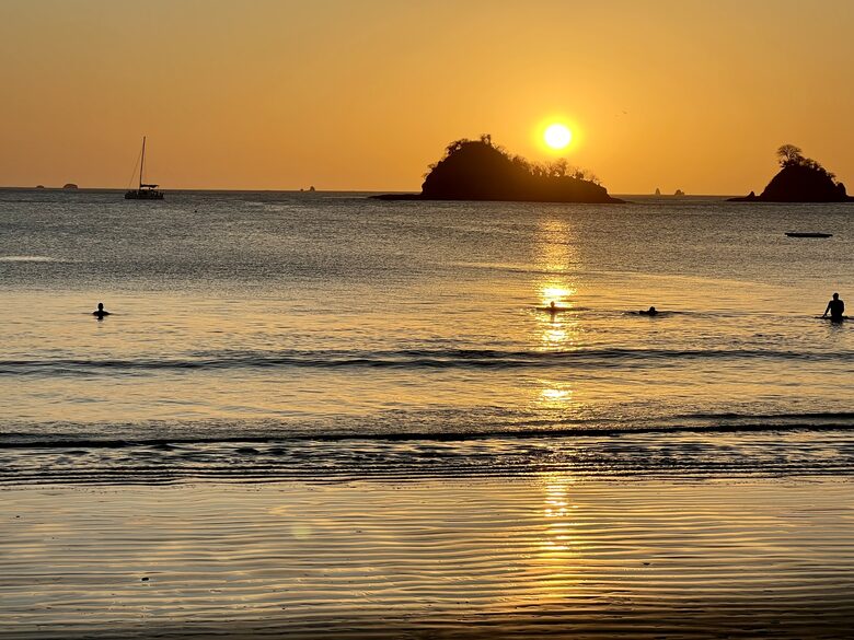 Danta Beach, 200 meters from the house