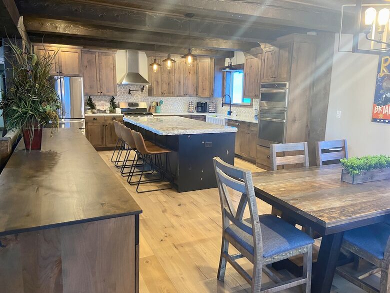 Ski-In/Ski-Out Retreat Nestled Among Pines and Aspens - Brian Head, Utah