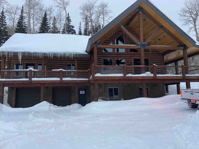 Ski-In/Ski-Out Retreat Nestled Among Pines and Aspens - Brian Head, Utah