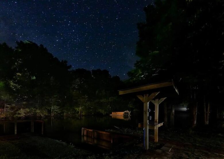 Charming Lakefront Getaway with Expansive Lake Views - Many, Louisiana